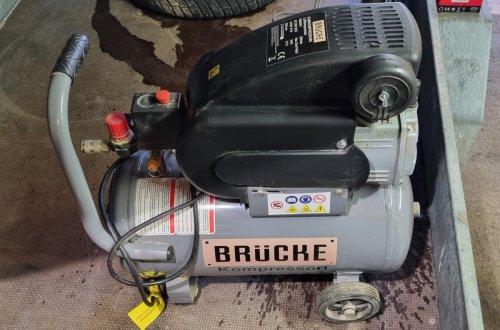 Paineilmakompressori Brücke HM2024F